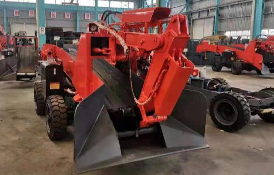 看看帥龍機電在這里分享的7個使用扒渣機設(shè)備的注意事項！